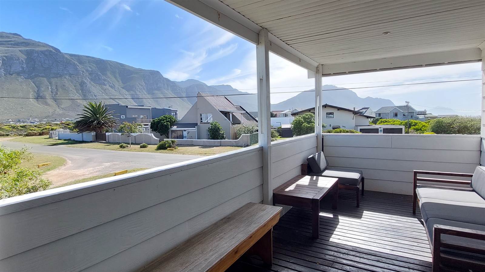 4 Bed House in Bettys Bay photo number 3