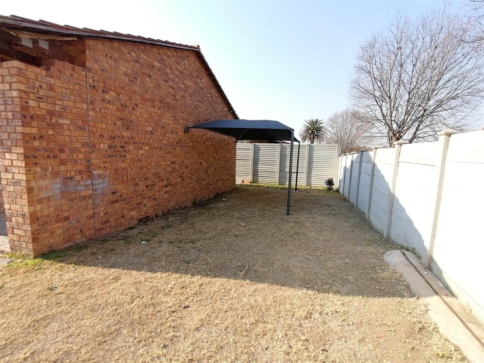 3 Bed Townhouse in Rensburg photo number 16