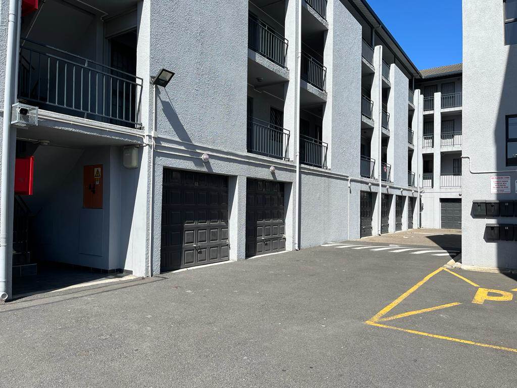 2 Bed Apartment in Parow photo number 18