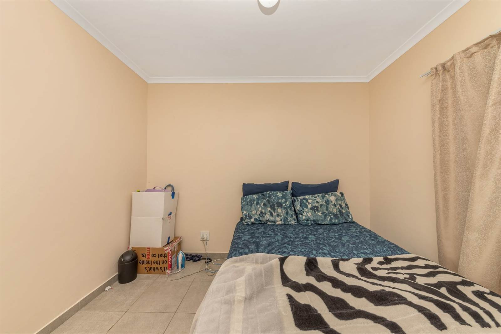 2 Bed Apartment in Parklands photo number 8