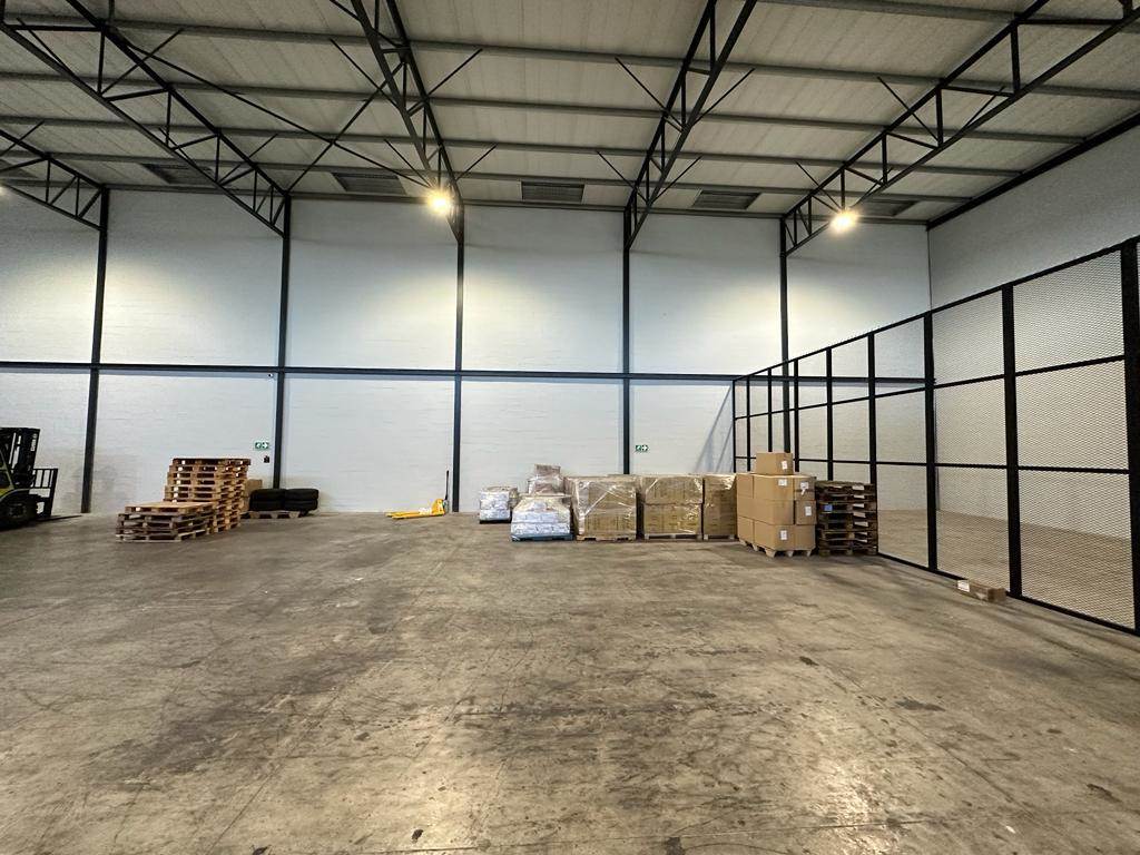 751  m² Industrial space in Bellville Central photo number 2