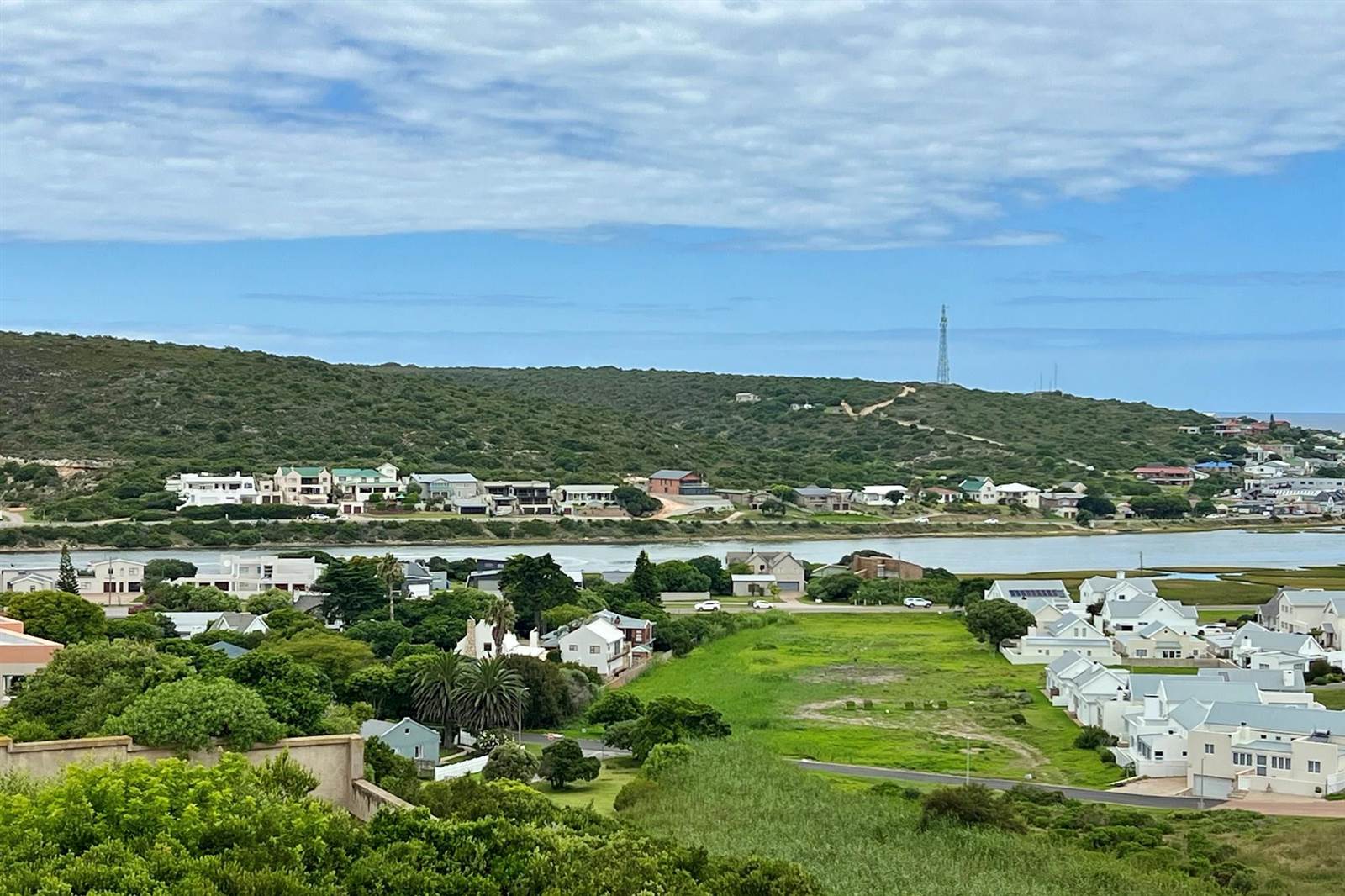 3 Bed Apartment in Stilbaai photo number 17