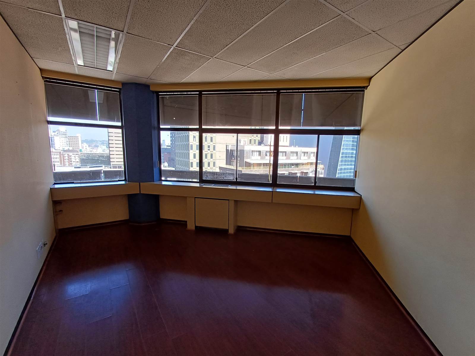 225  m² Commercial space in Durban CBD photo number 8