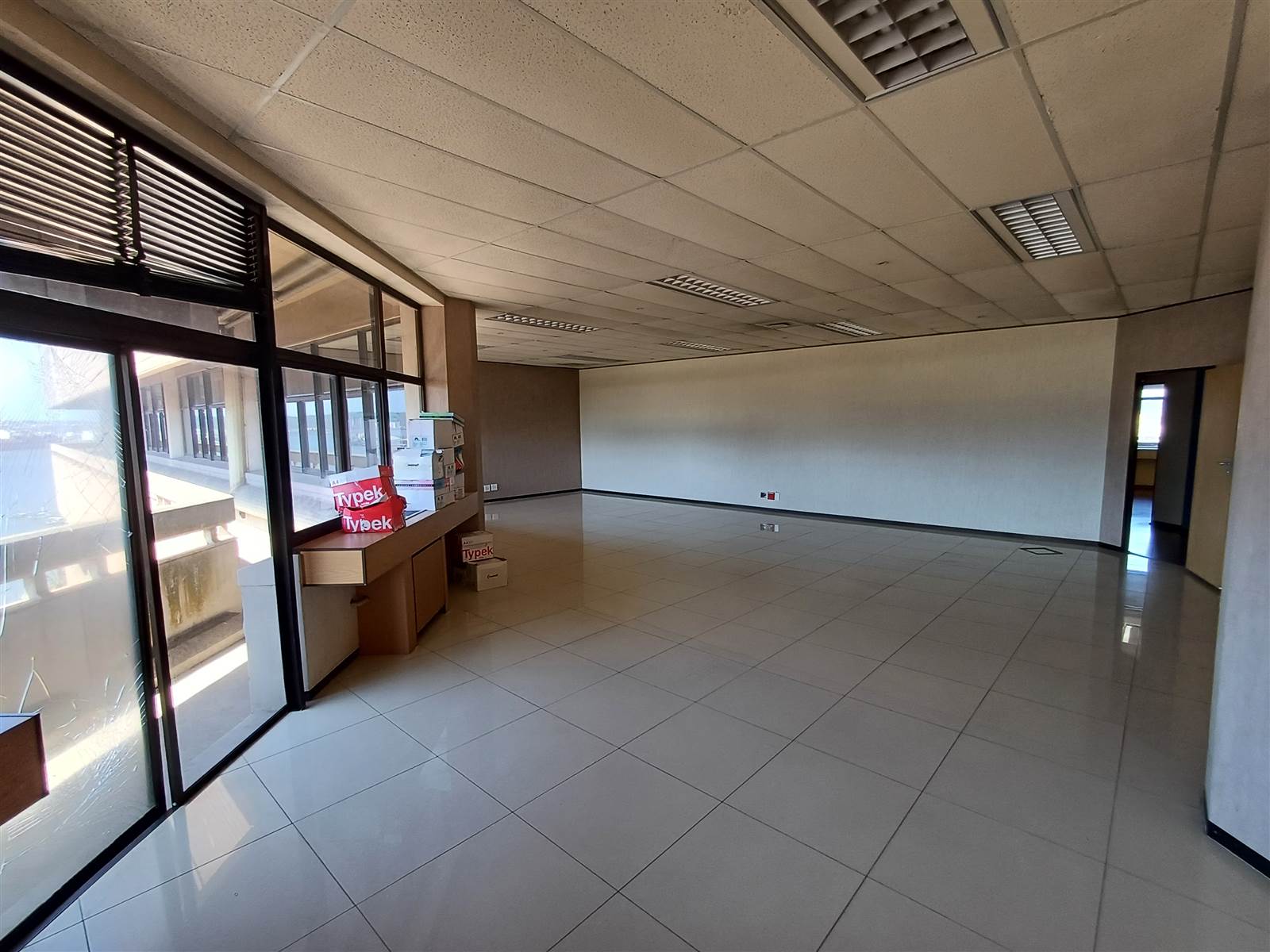 225  m² Commercial space in Durban CBD photo number 15