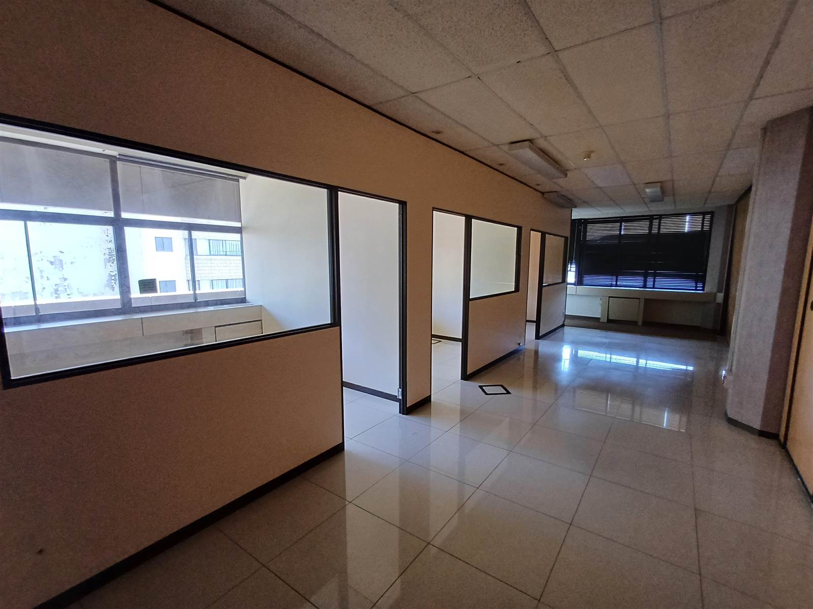 225  m² Commercial space in Durban CBD photo number 4