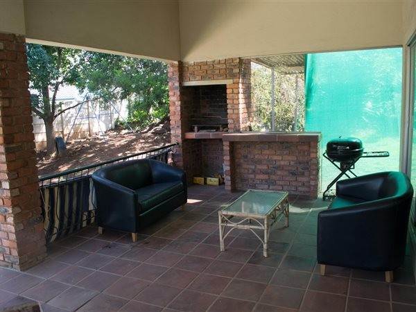 5 Bed House in Constantia Kloof photo number 15