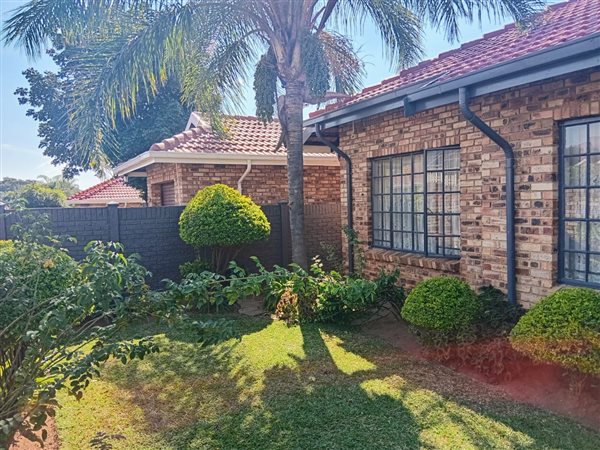 3 Bedroom Townhouse 3 Bedroom Townhouse