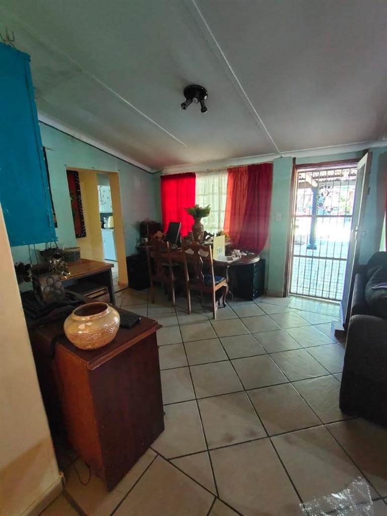 3 Bed House in Rooiberg photo number 6