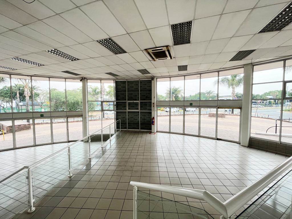 3138  m² Commercial space in Bryanston photo number 12