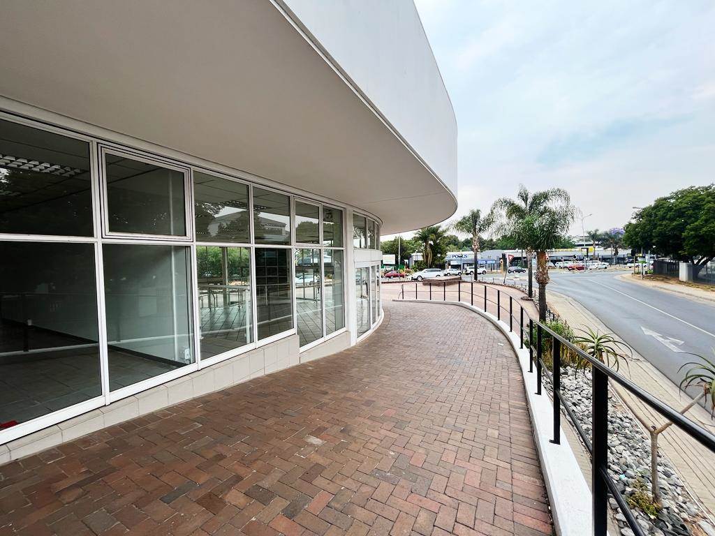 3138  m² Commercial space in Bryanston photo number 4