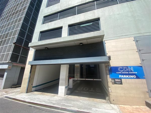 916.099975585938  m² Commercial space in Cape Town City Centre