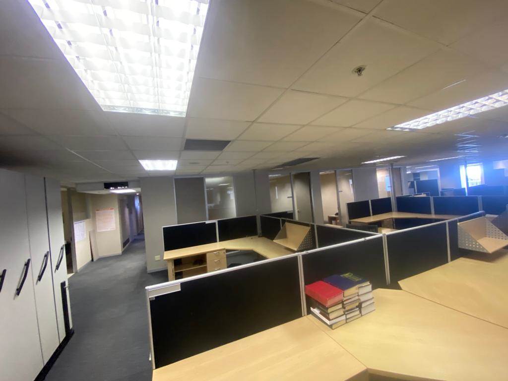 916.1  m² Commercial space in Cape Town City Centre photo number 5