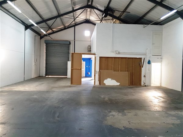 306  m² Industrial space