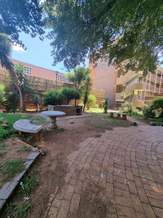 1 Bed Apartment in West Turffontein photo number 13