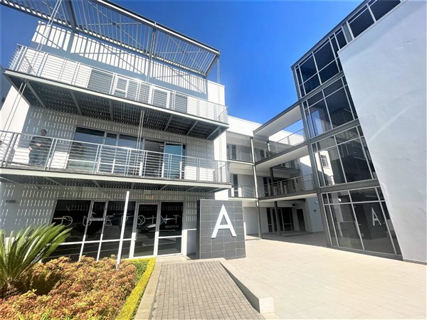 372  m² Office Space in Bryanston