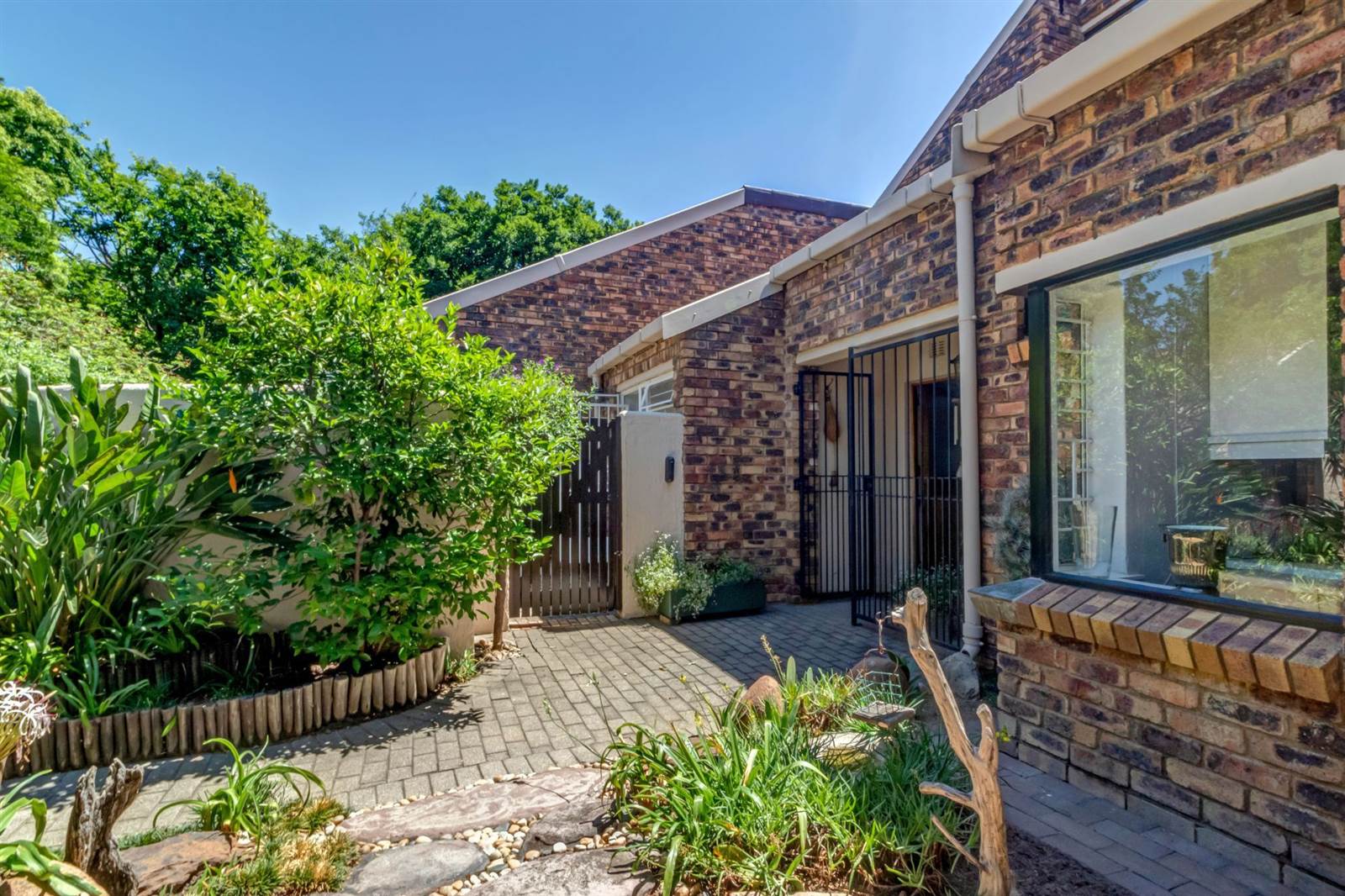 3 Bed Cluster in Lonehill photo number 27