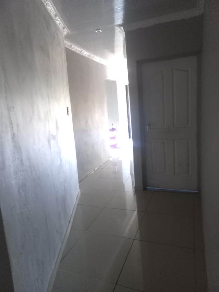 4 Bed House in Empangeni photo number 12