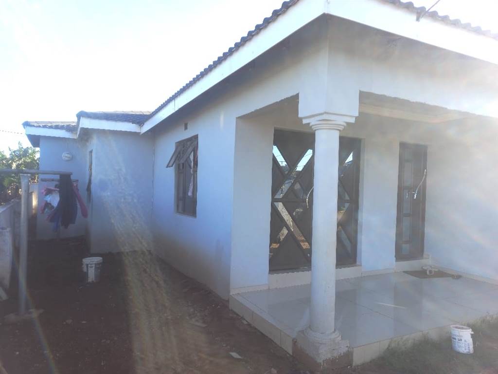 4 Bed House in Empangeni photo number 7