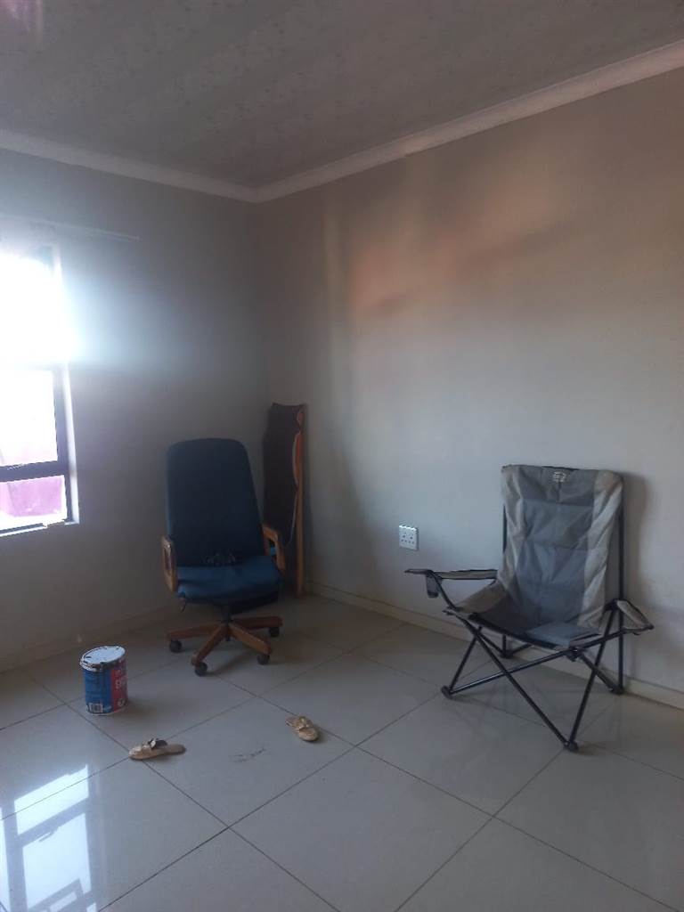 4 Bed House in Empangeni photo number 4