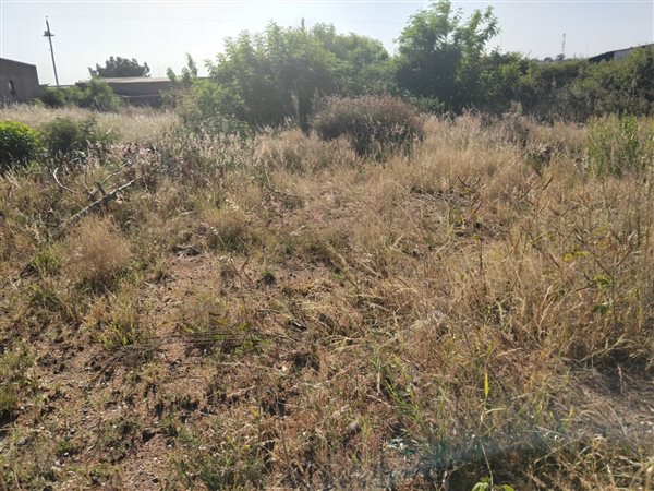 980 m² Land available in Mabopane