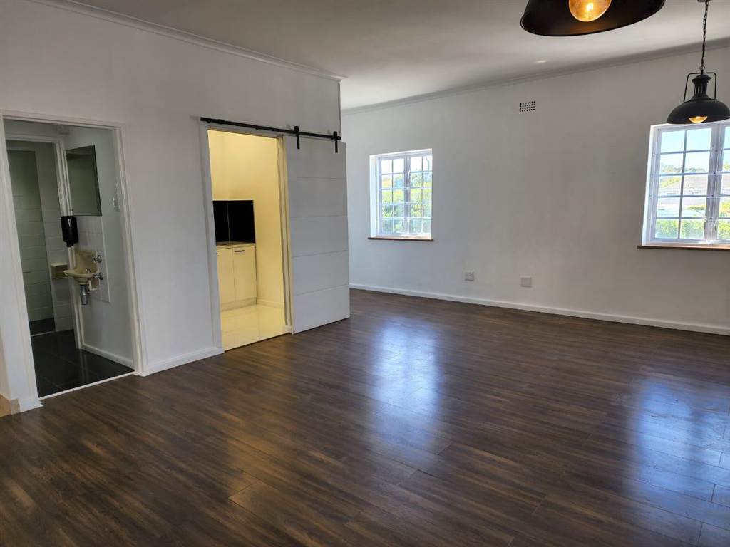 86  m² Commercial space in Claremont photo number 12