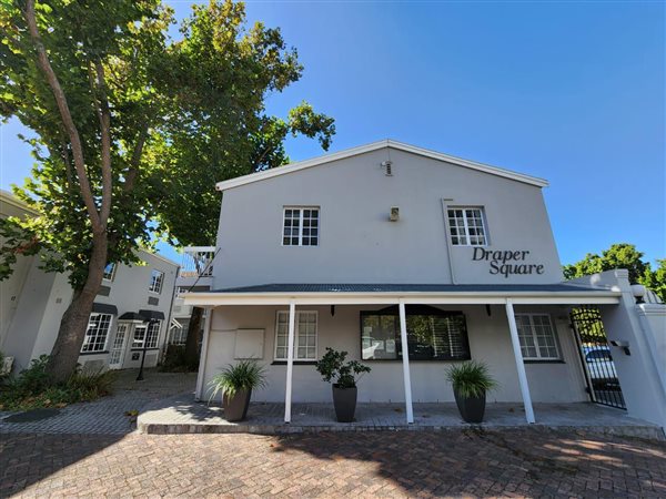 86  m² Commercial space in Claremont