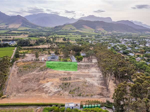 3194 m² Land available in Franschhoek