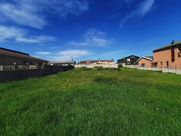 713 m² Land available in C Place