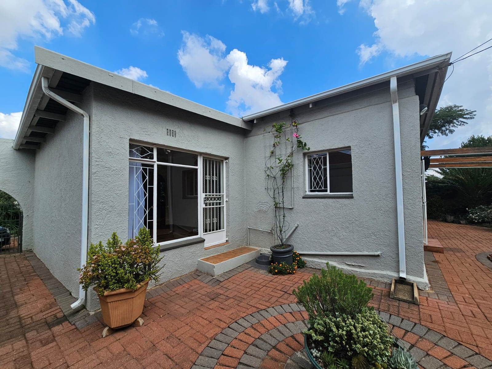 3 Bed House in Auckland Park photo number 2