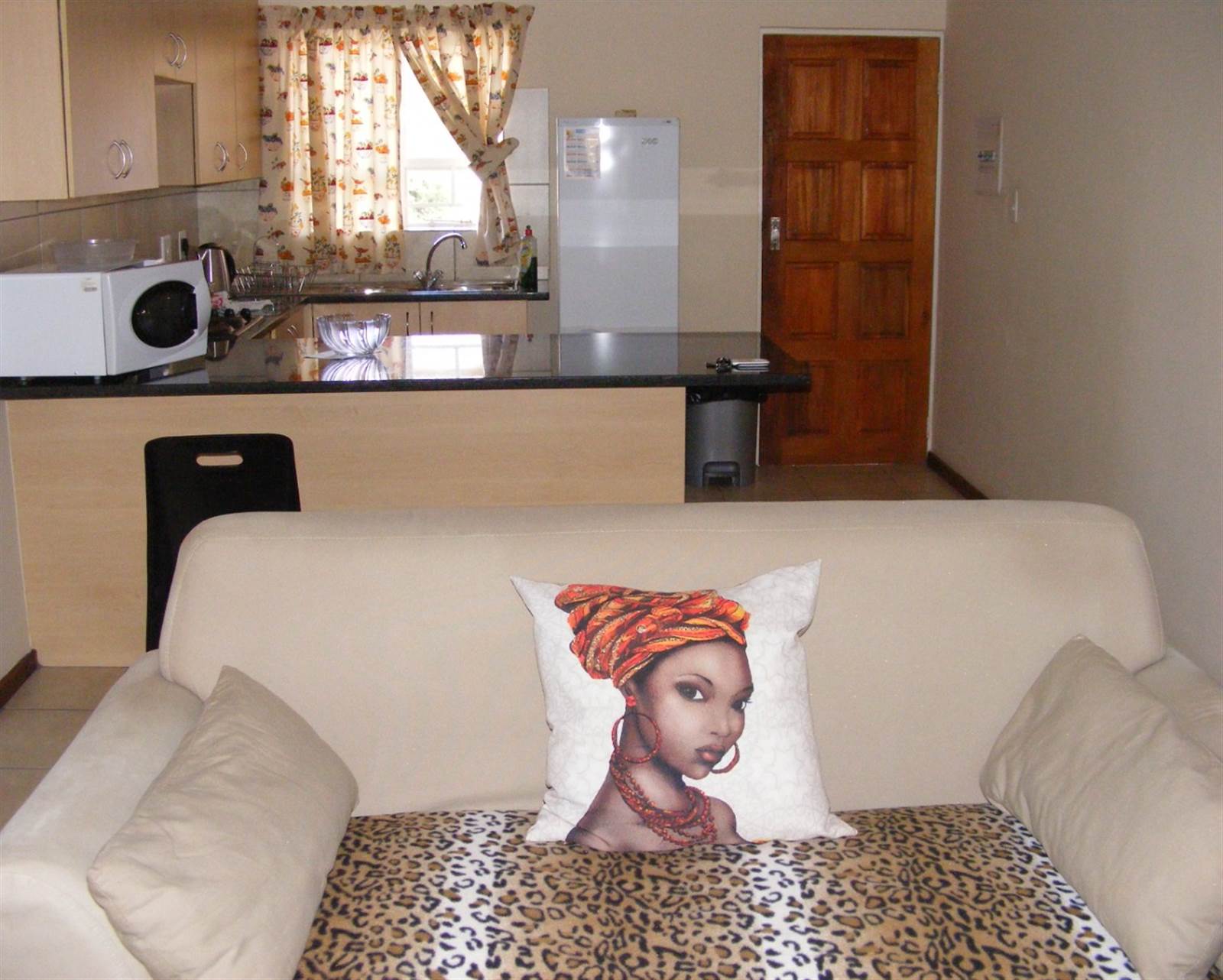 1 Bed Apartment in Lephalale (Ellisras) photo number 12