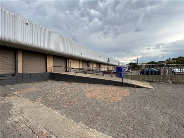 2 375  m² Industrial space