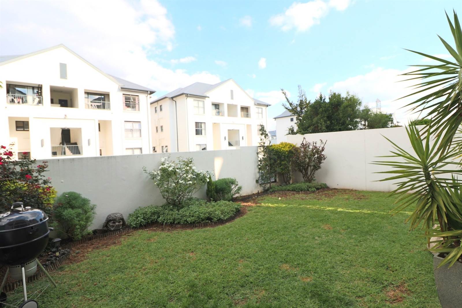 3 Bed Apartment in Bryanston photo number 1