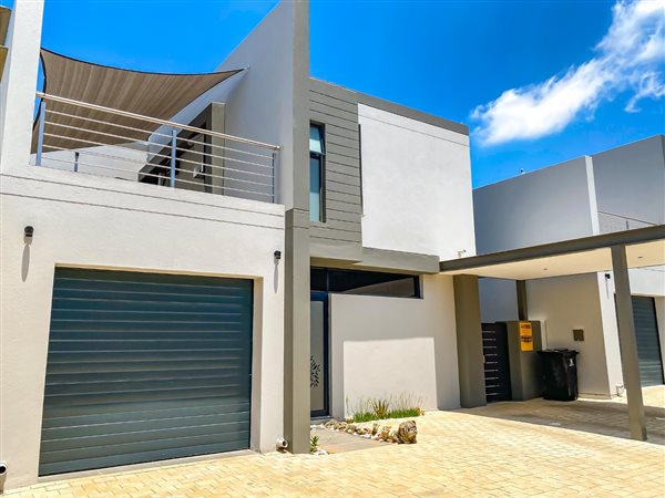 3 Bedroom Townhouse 3 Bedroom Townhouse
