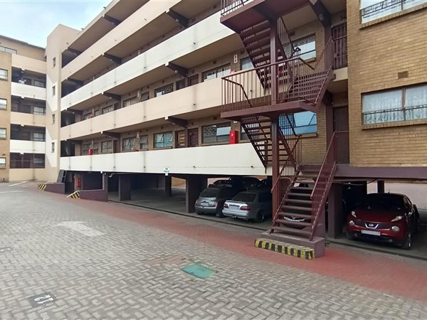 2 Bed Townhouse in Vereeniging Central