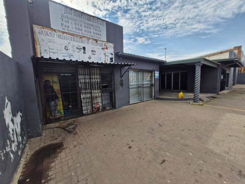 565 m² Industrial space 565 m² Industrial space