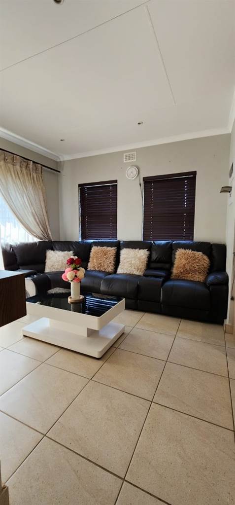 3 Bed House in Pretoria West photo number 5