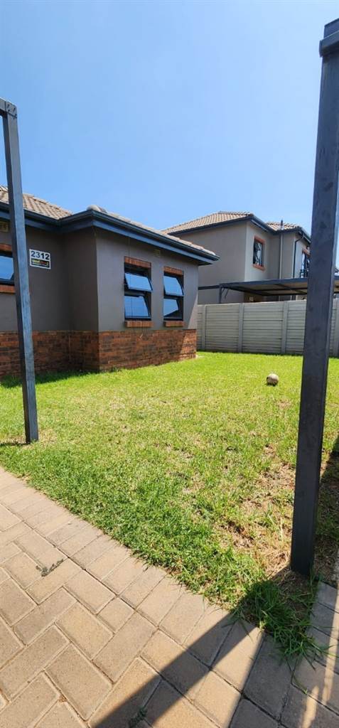 3 Bed House in Pretoria West photo number 19