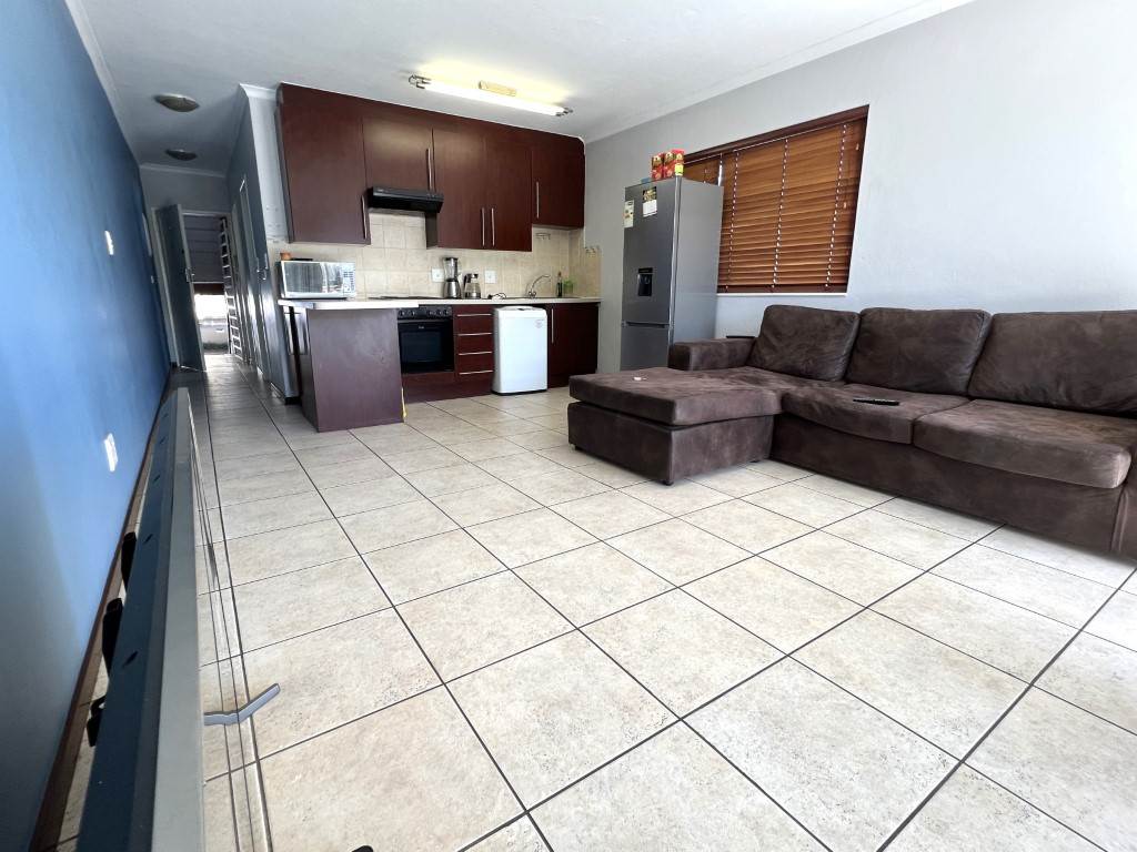1 Bed Apartment in Rivonia photo number 11