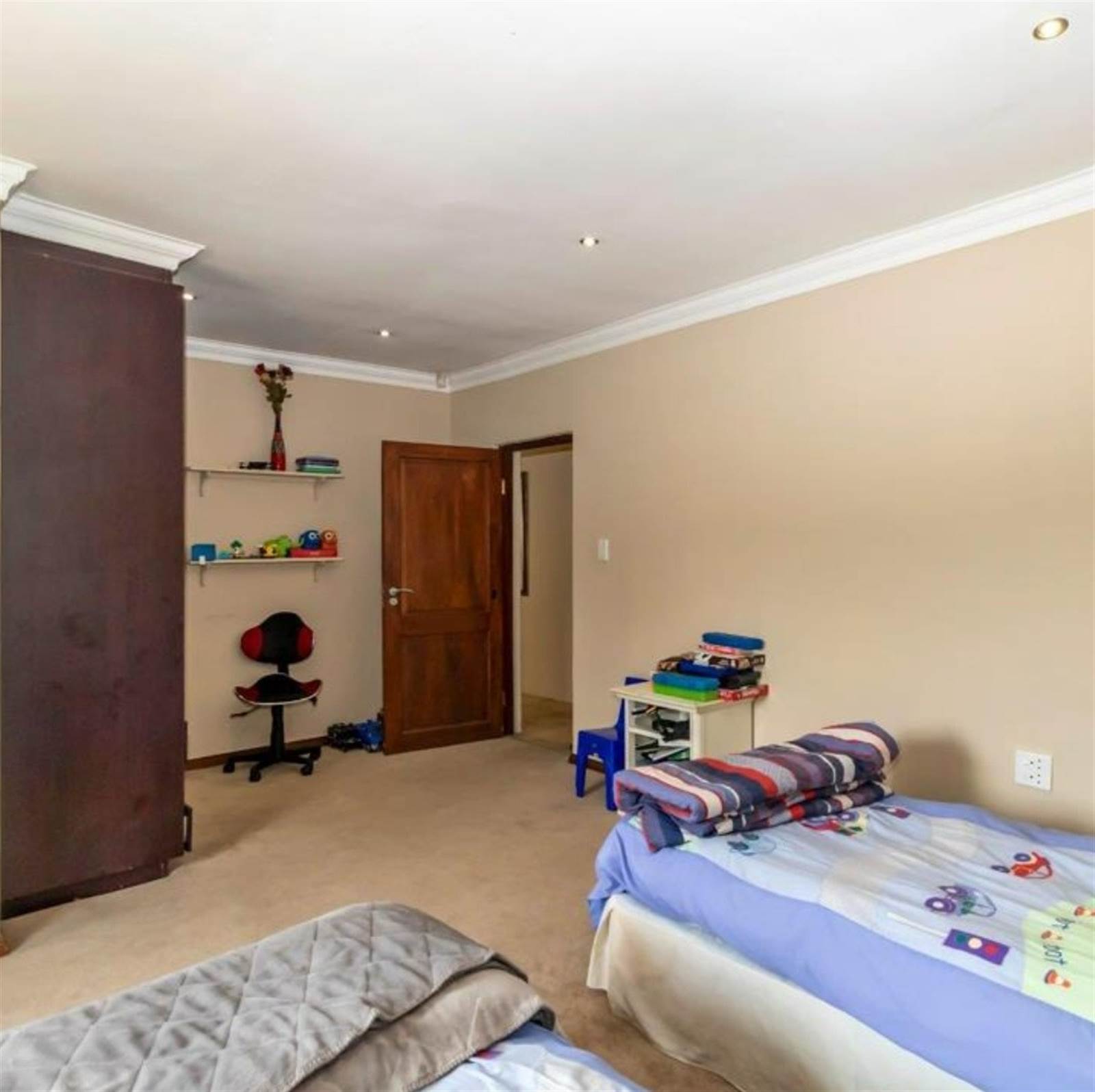 4 Bed House in Roodepoort Central photo number 15