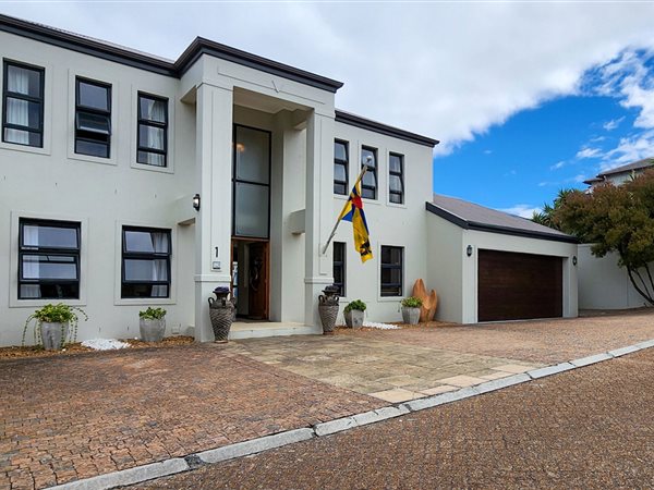5 Bedroom House 5 Bedroom House