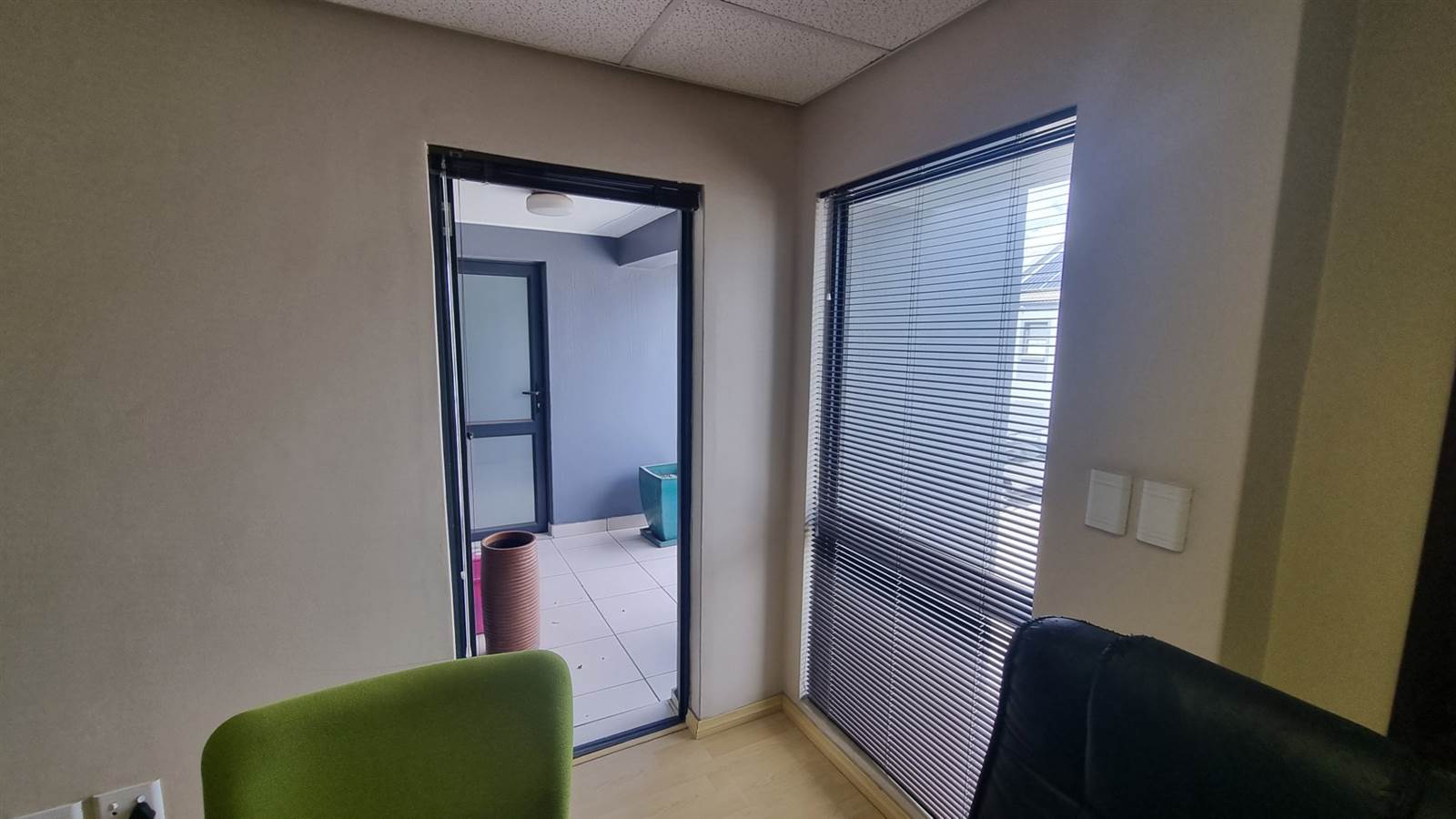 114  m² Commercial space in Durbanville Central photo number 7