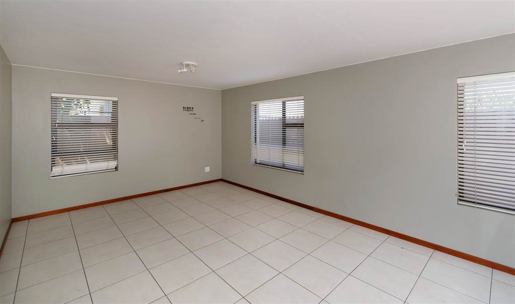 3 Bed House in Edenvale photo number 5
