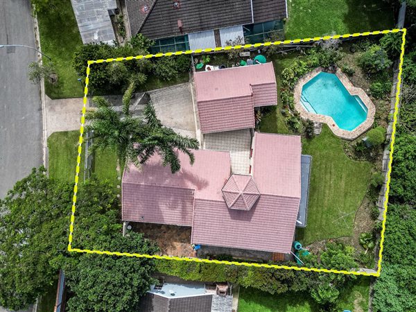 4 Bedroom House 4 Bedroom House