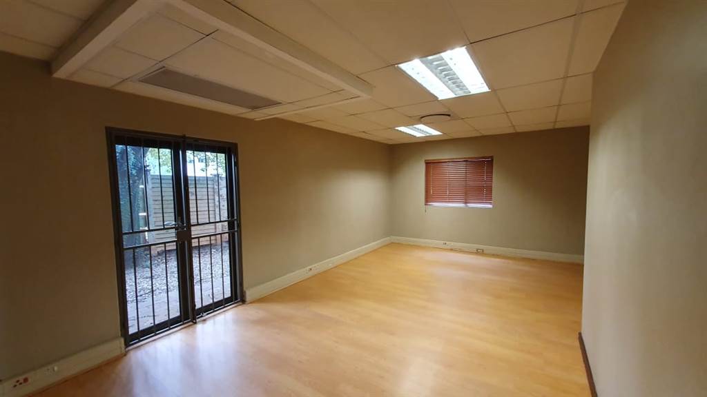 130  m² Commercial space in Arcadia photo number 3