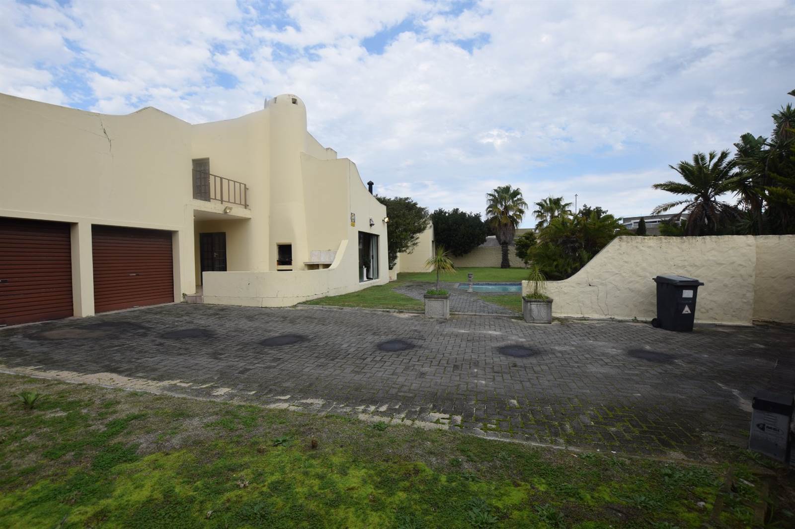 4 Bed House in Blouberg Rise photo number 21
