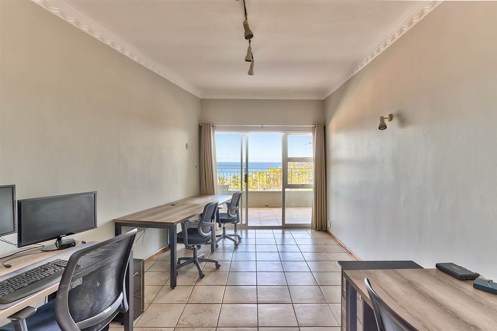 4 Bed Apartment in Camps Bay photo number 24