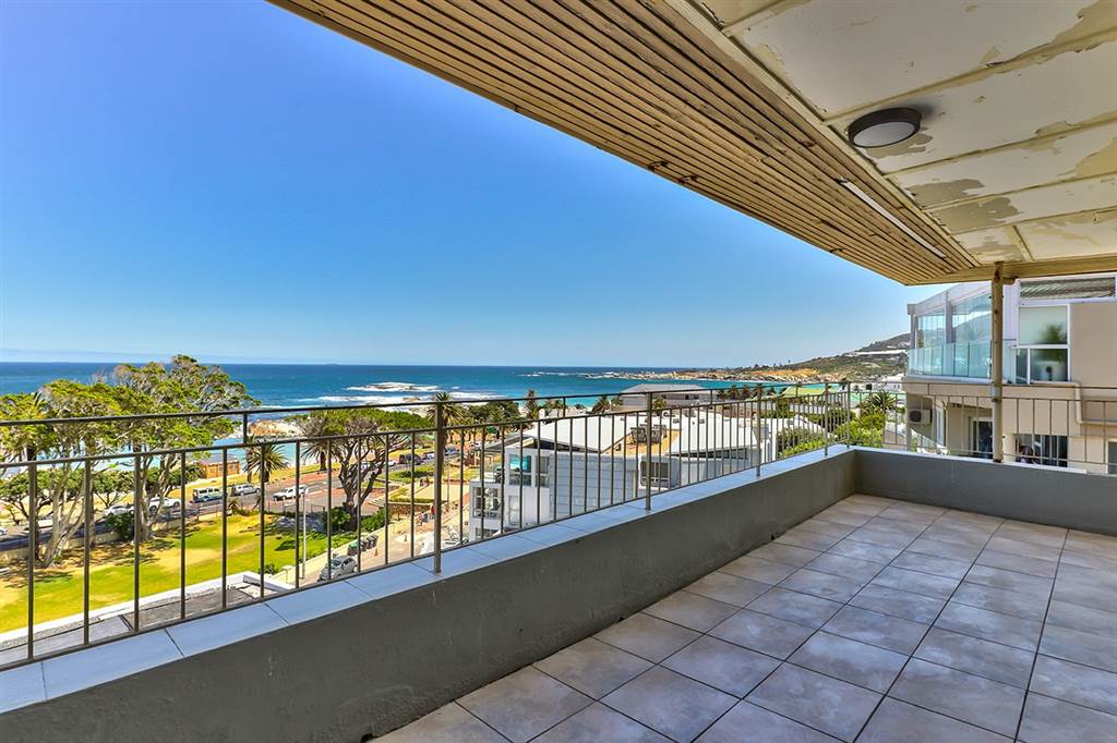 4 Bed Apartment in Camps Bay photo number 28