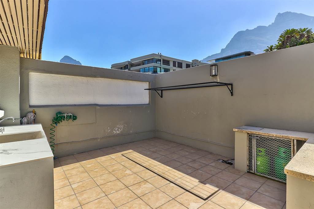 4 Bed Apartment in Camps Bay photo number 19