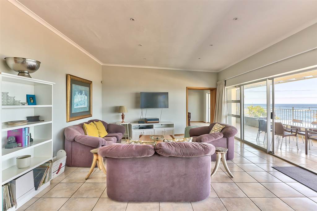 4 Bed Apartment in Camps Bay photo number 9