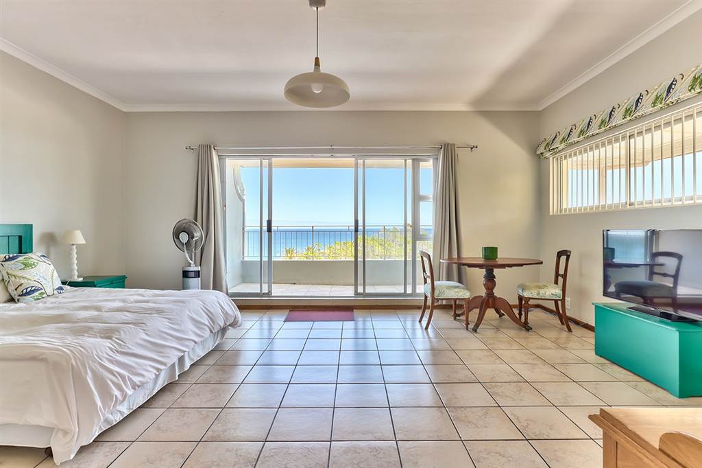 4 Bed Apartment in Camps Bay photo number 26